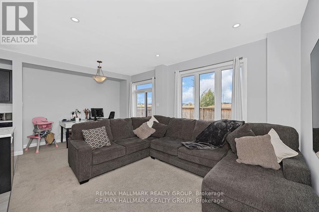 Photo 15 of 568 Prominence Way, Ottawa ON