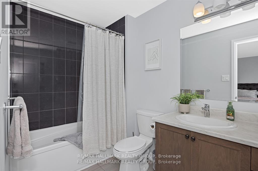 Photo 8 of 568 Prominence Way, Ottawa ON