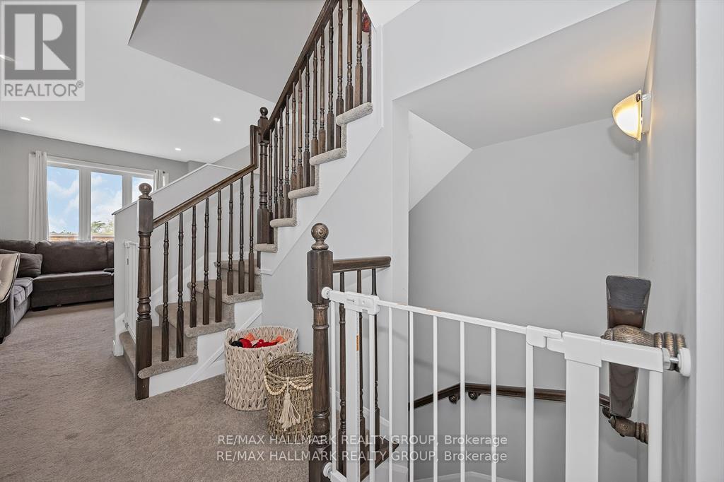 Photo 9 of 568 Prominence Way, Ottawa ON