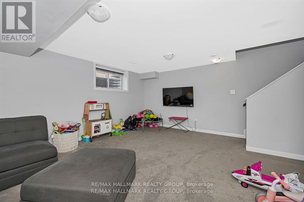 Photo 14 of 568 Prominence Way, Ottawa ON