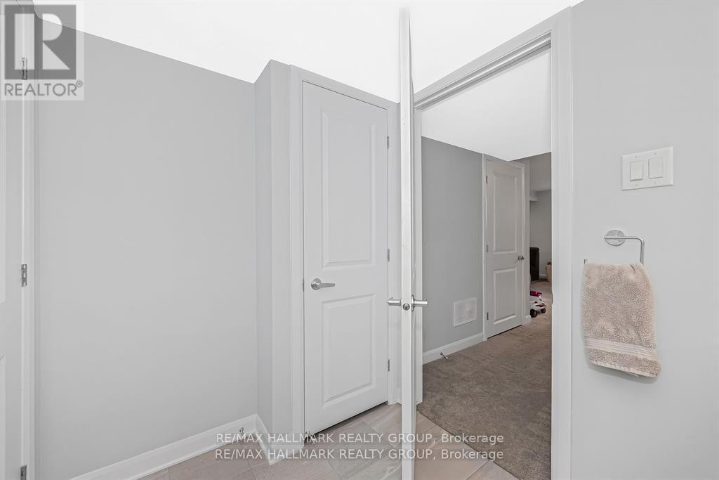 Photo 12 of 568 Prominence Way, Ottawa ON