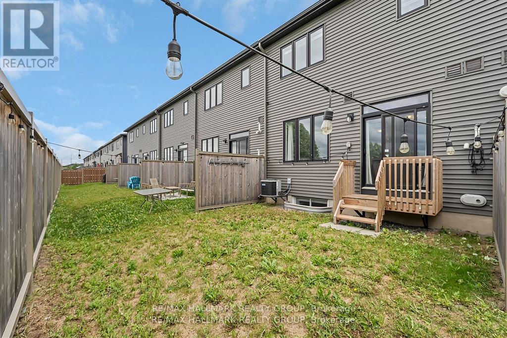 Photo 10 of 568 Prominence Way, Ottawa ON