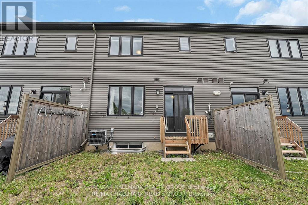 Photo 13 of 568 Prominence Way, Ottawa ON