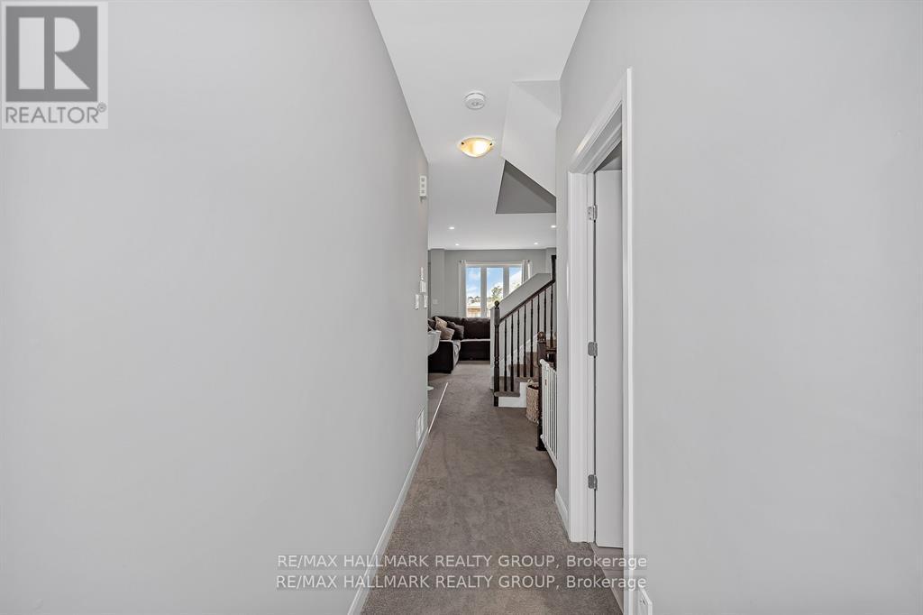 Photo 7 of 568 Prominence Way, Ottawa ON