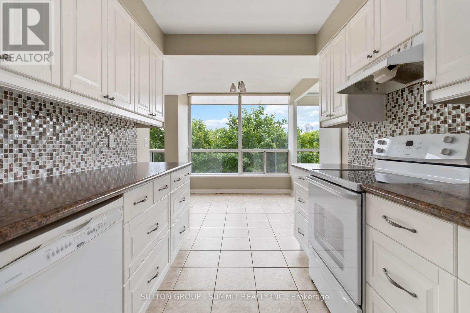 Photo 23 of 412 1276 Maple Crossing Boulevard, Burlington ON