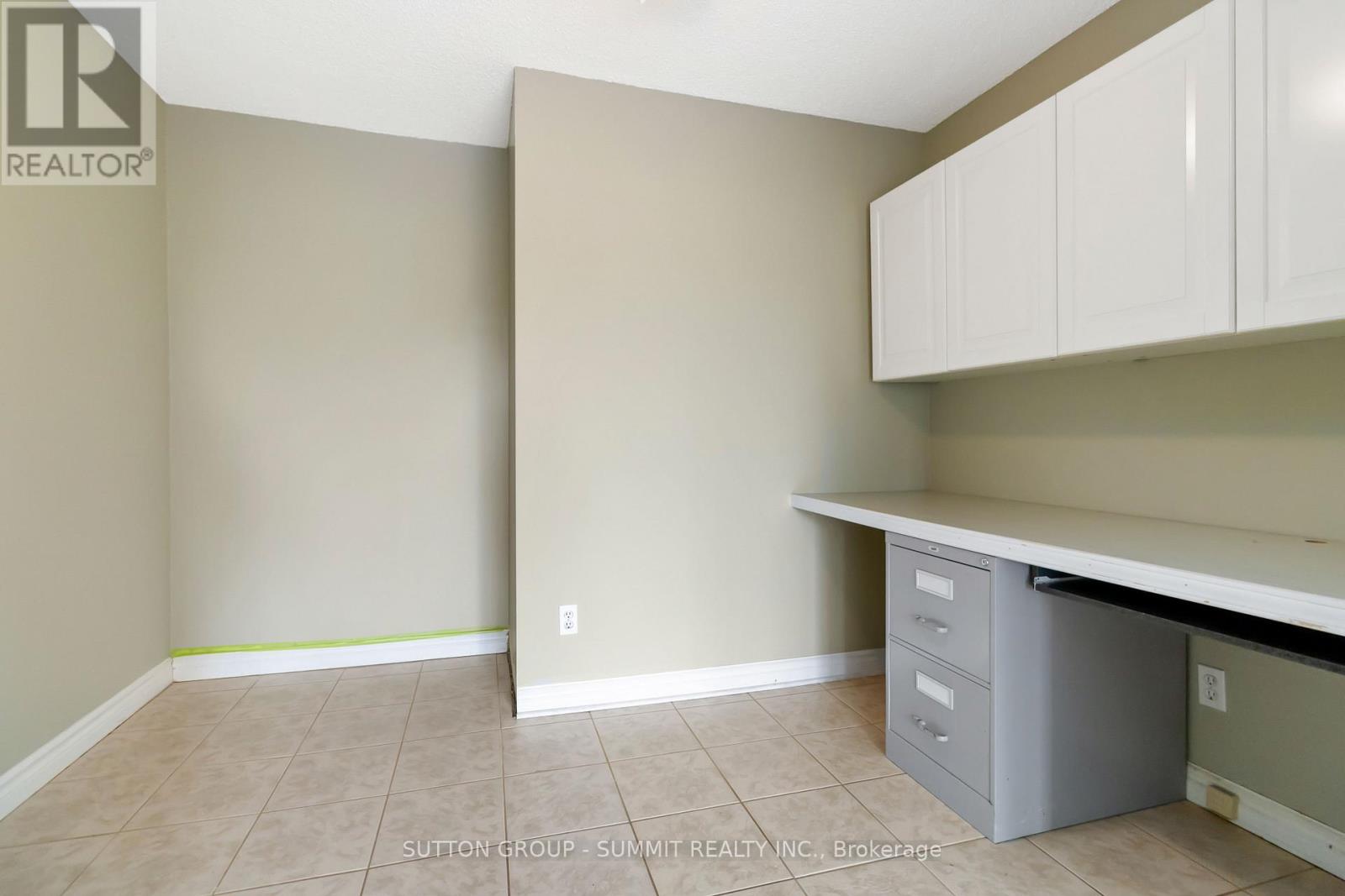 Photo 5 of 412 1276 Maple Crossing Boulevard, Burlington ON