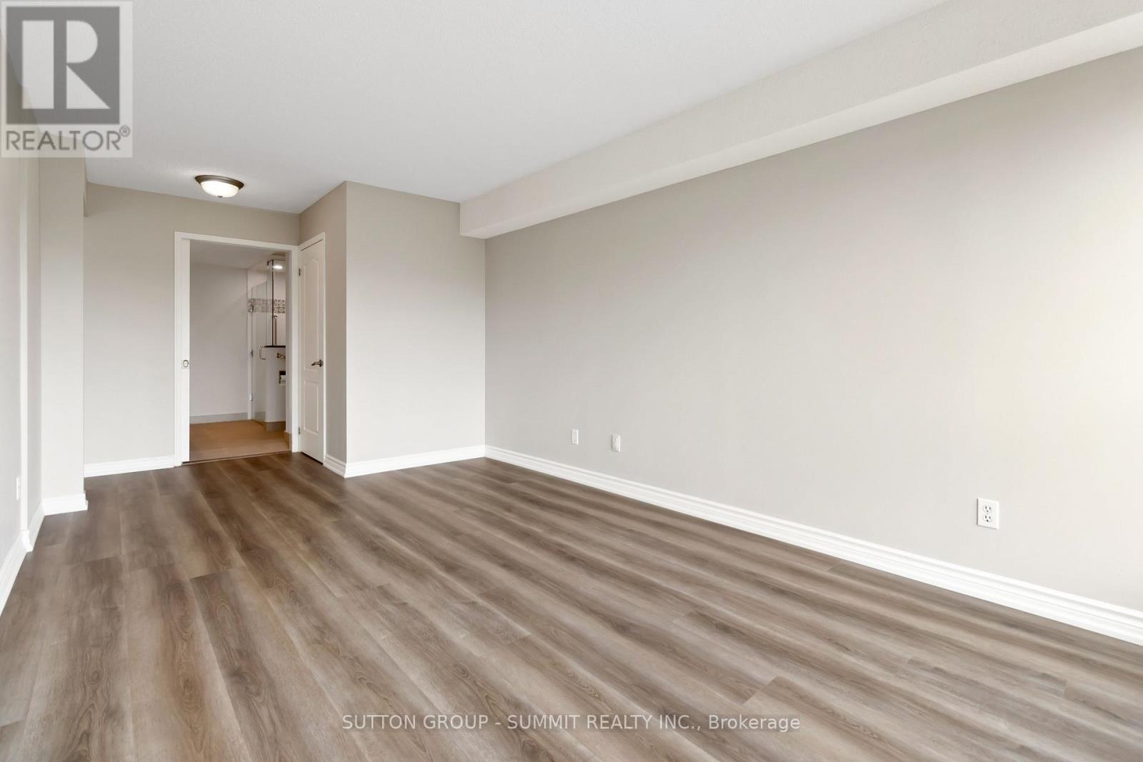 Photo 38 of 412 1276 Maple Crossing Boulevard, Burlington ON