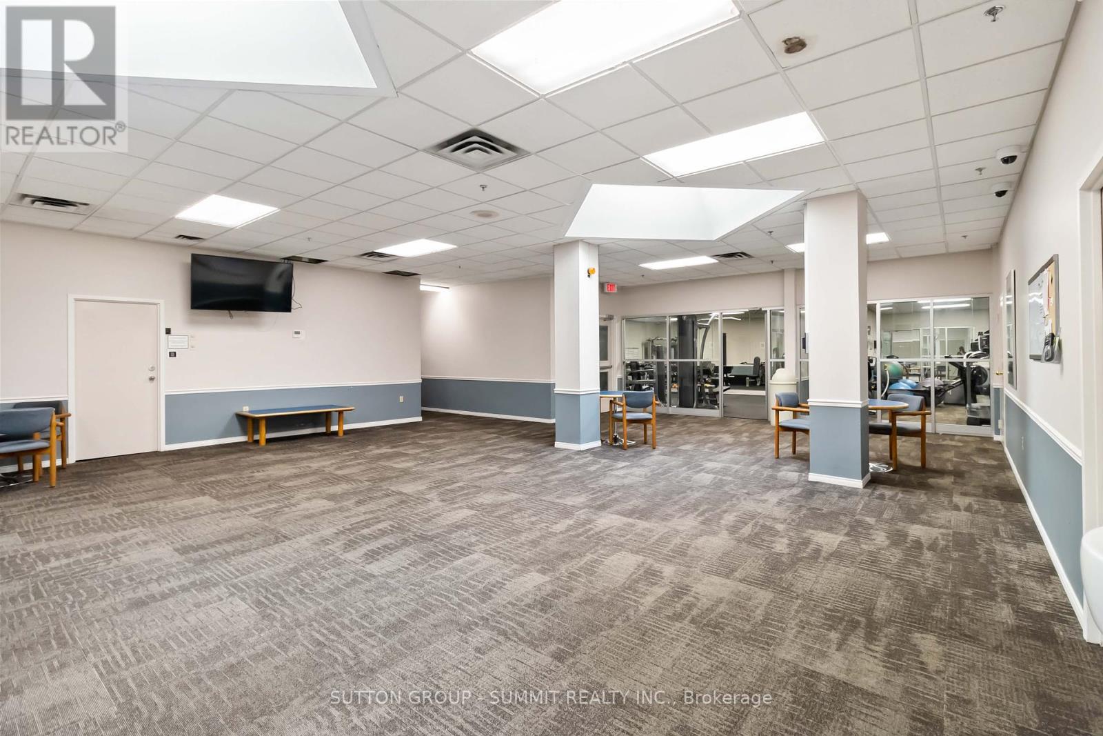 Photo 18 of 412 1276 Maple Crossing Boulevard, Burlington ON