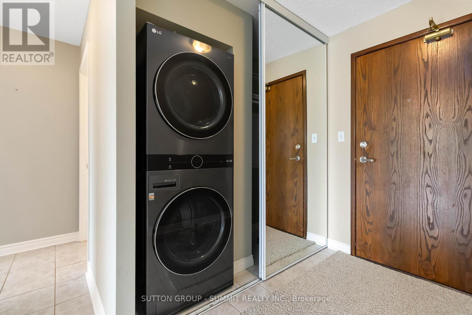 Photo 13 of 412 1276 Maple Crossing Boulevard, Burlington ON
