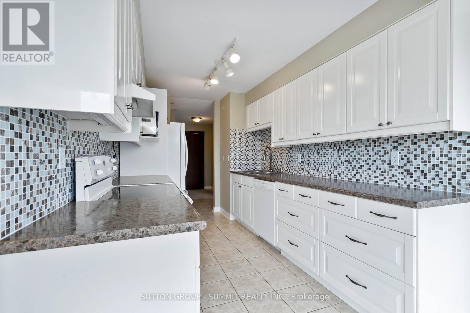Photo 21 of 412 1276 Maple Crossing Boulevard, Burlington ON