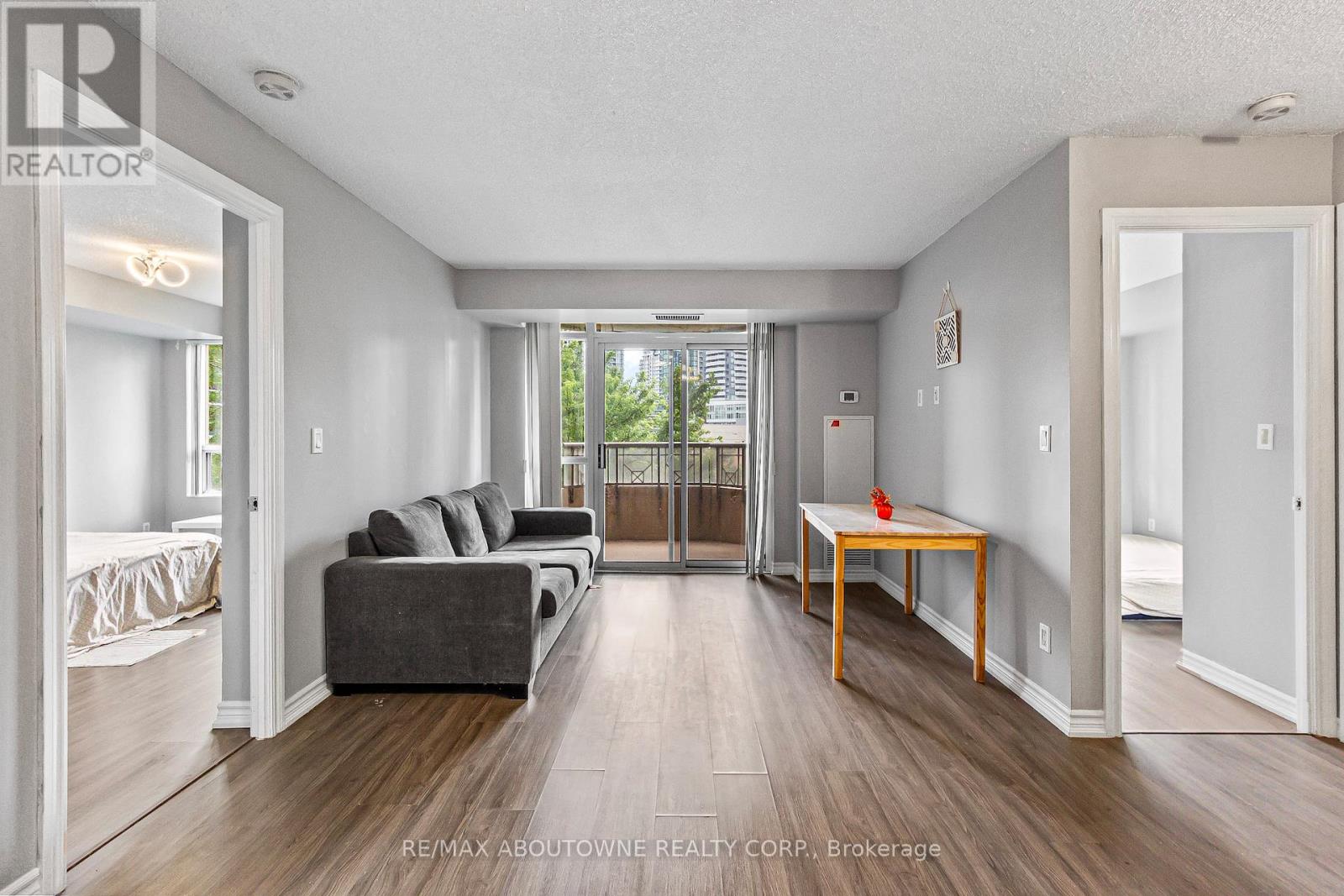 Photo 27 of 401 310 Burnhamthorpe Road W, Mississauga ON