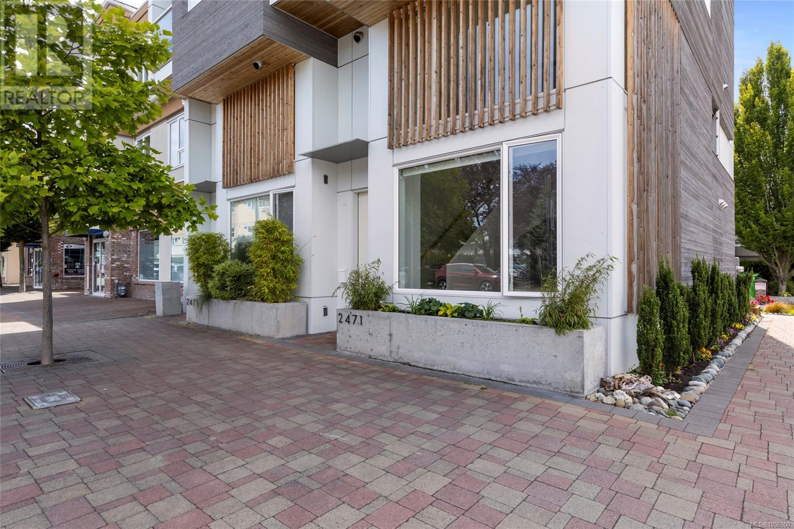 2471 Bevan Ave, Sidney