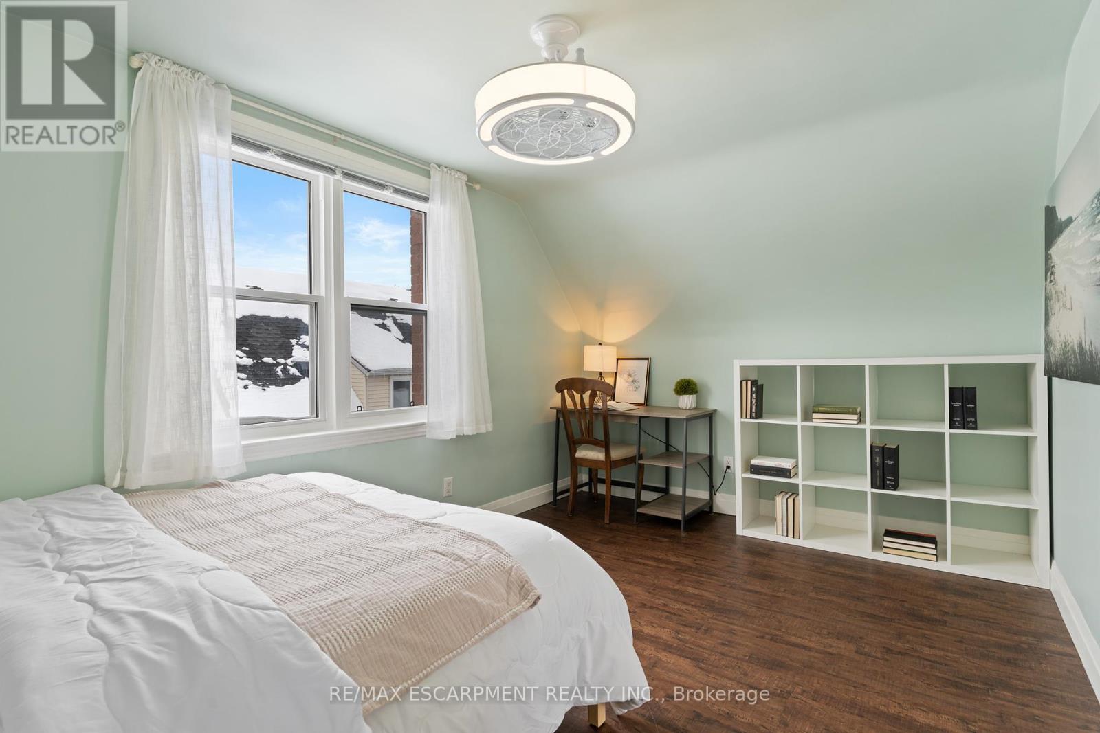 Photo 22 of 18 Flanders Avenue, St Catharines ON