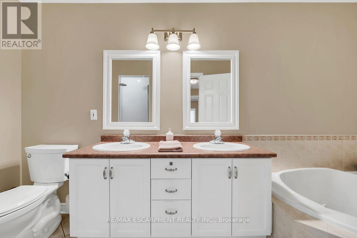 Photo 35 of 6 D Brown Drive, St Catharines ON