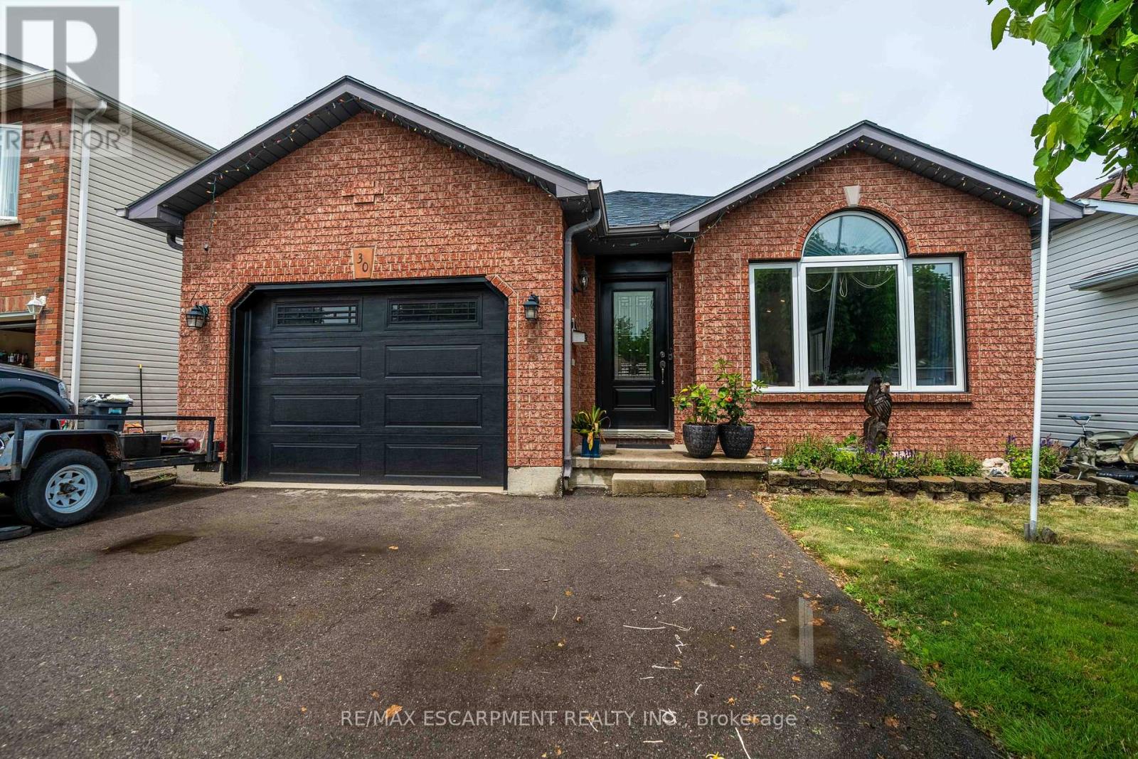 Photo 12 of 30 Glengary Crescent, Haldimand ON