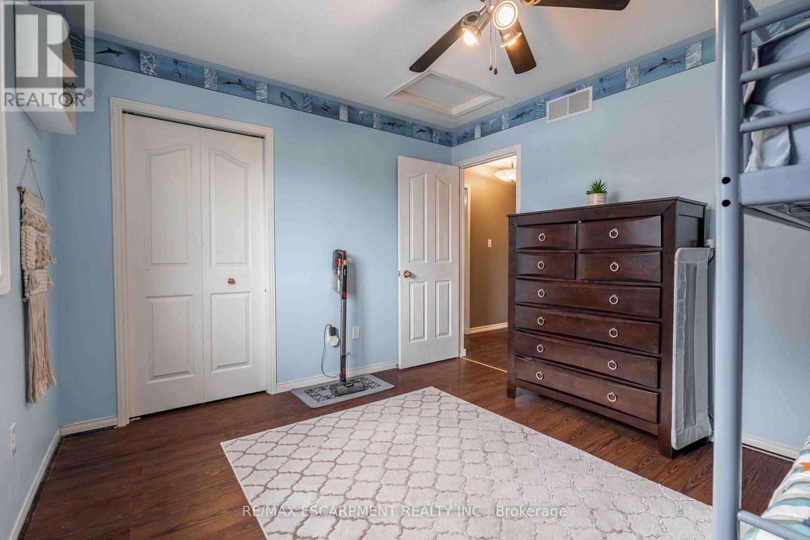 Photo 17 of 30 Glengary Crescent, Haldimand ON