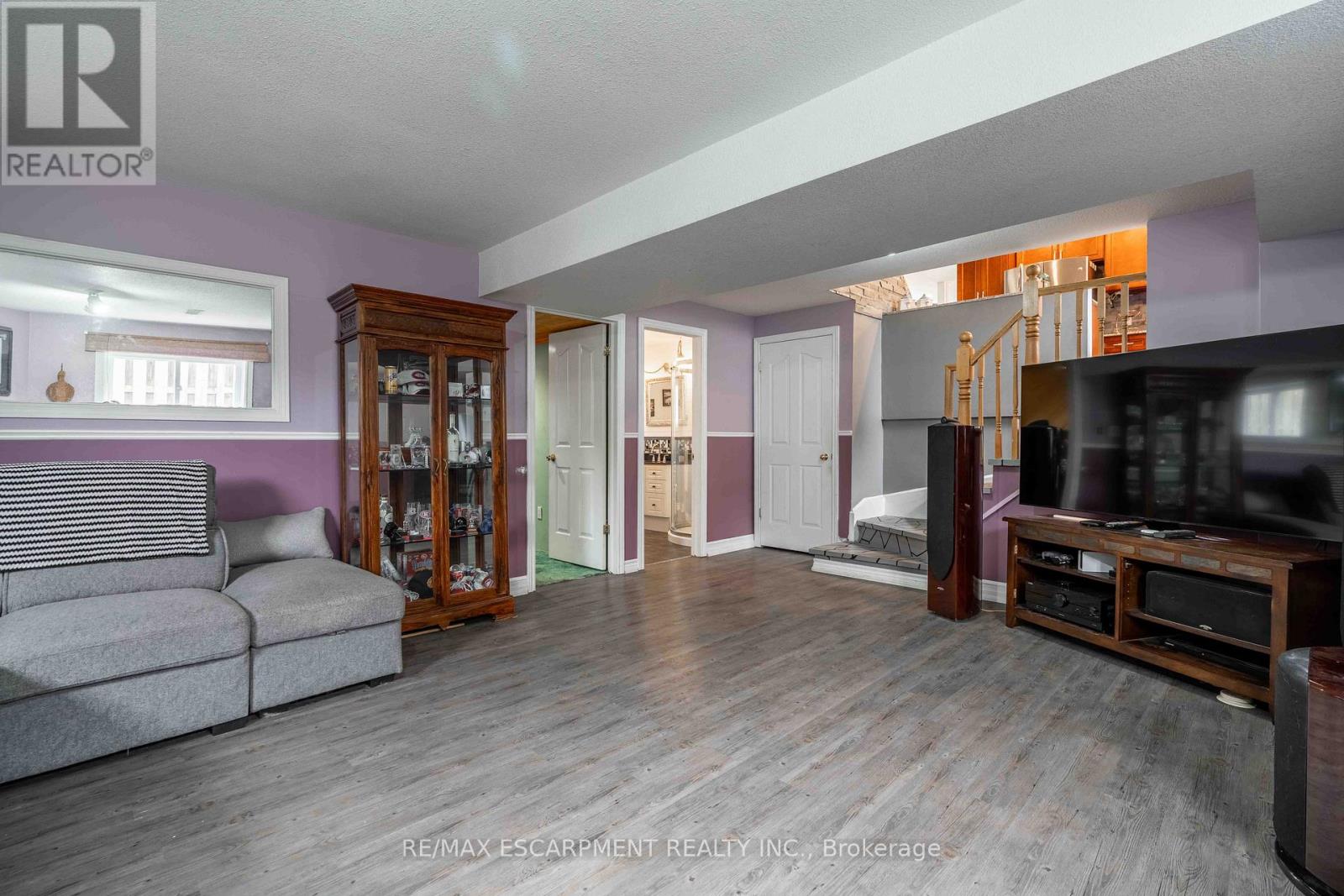 Photo 33 of 30 Glengary Crescent, Haldimand ON
