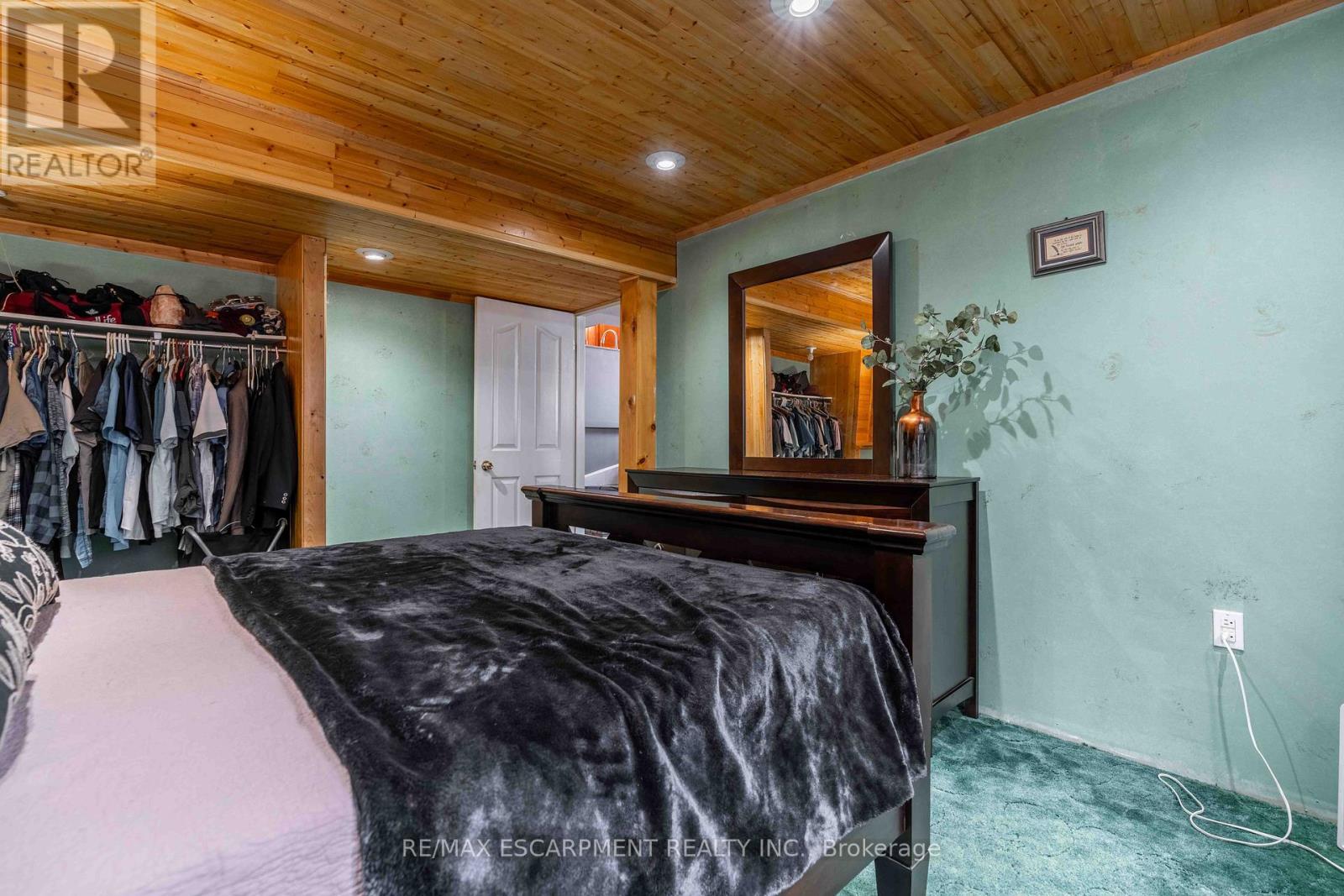 Photo 18 of 30 Glengary Crescent, Haldimand ON