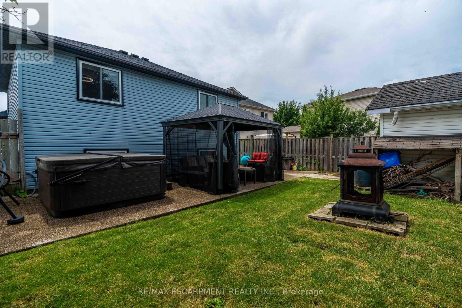 Photo 10 of 30 Glengary Crescent, Haldimand ON