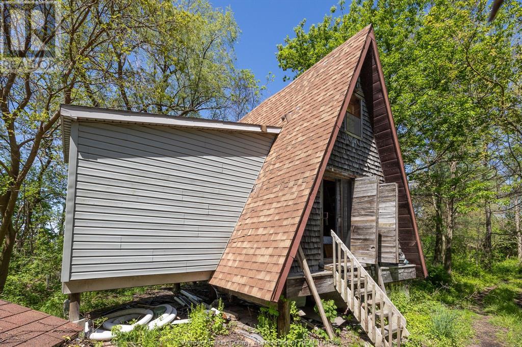 Photo 25 of 16660 Couture Beach, Lakeshore ON