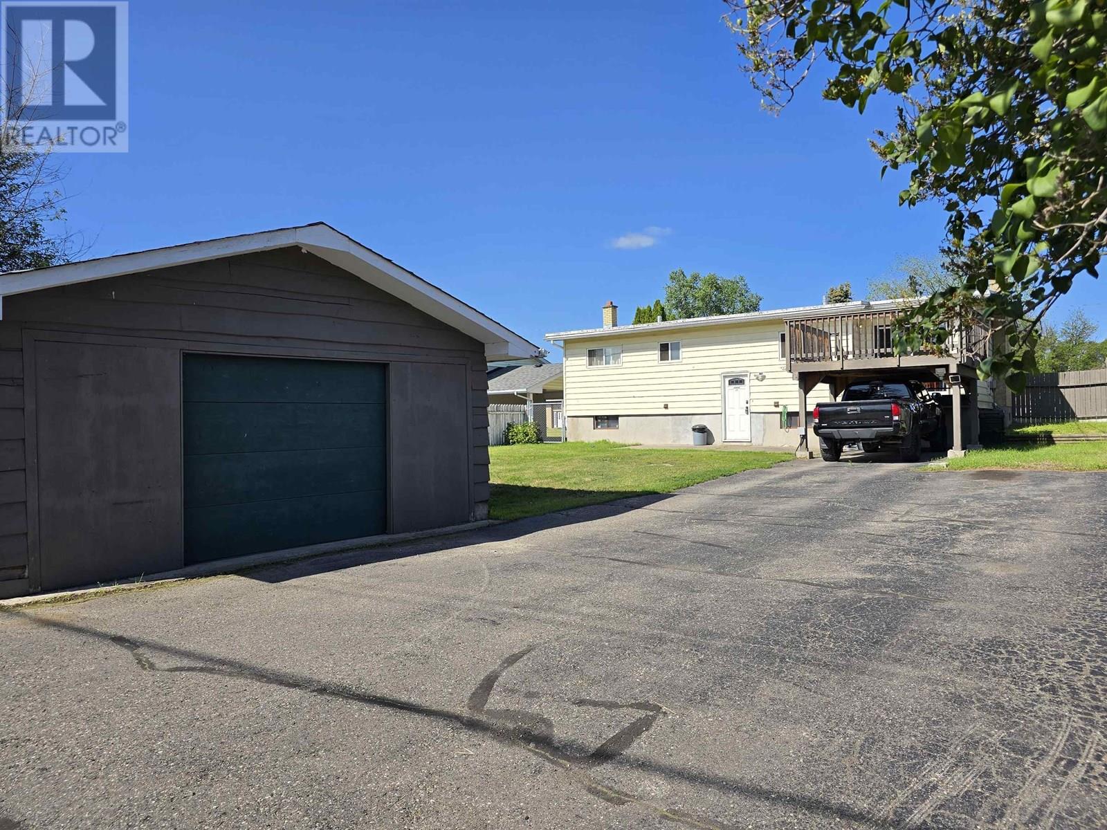 Photo 24 of 402 N Quinn Street, Prince George BC