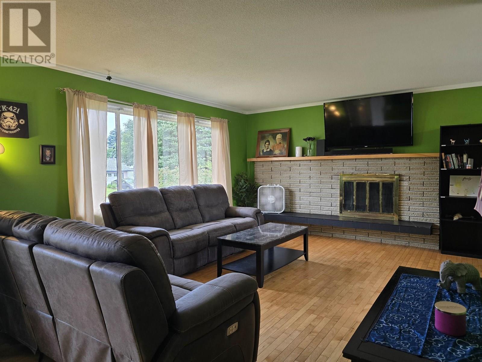 Photo 17 of 402 N Quinn Street, Prince George BC