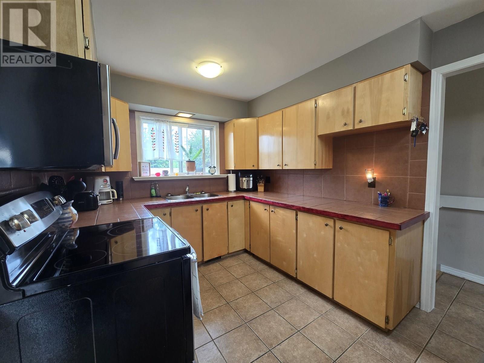 Photo 23 of 402 N Quinn Street, Prince George BC