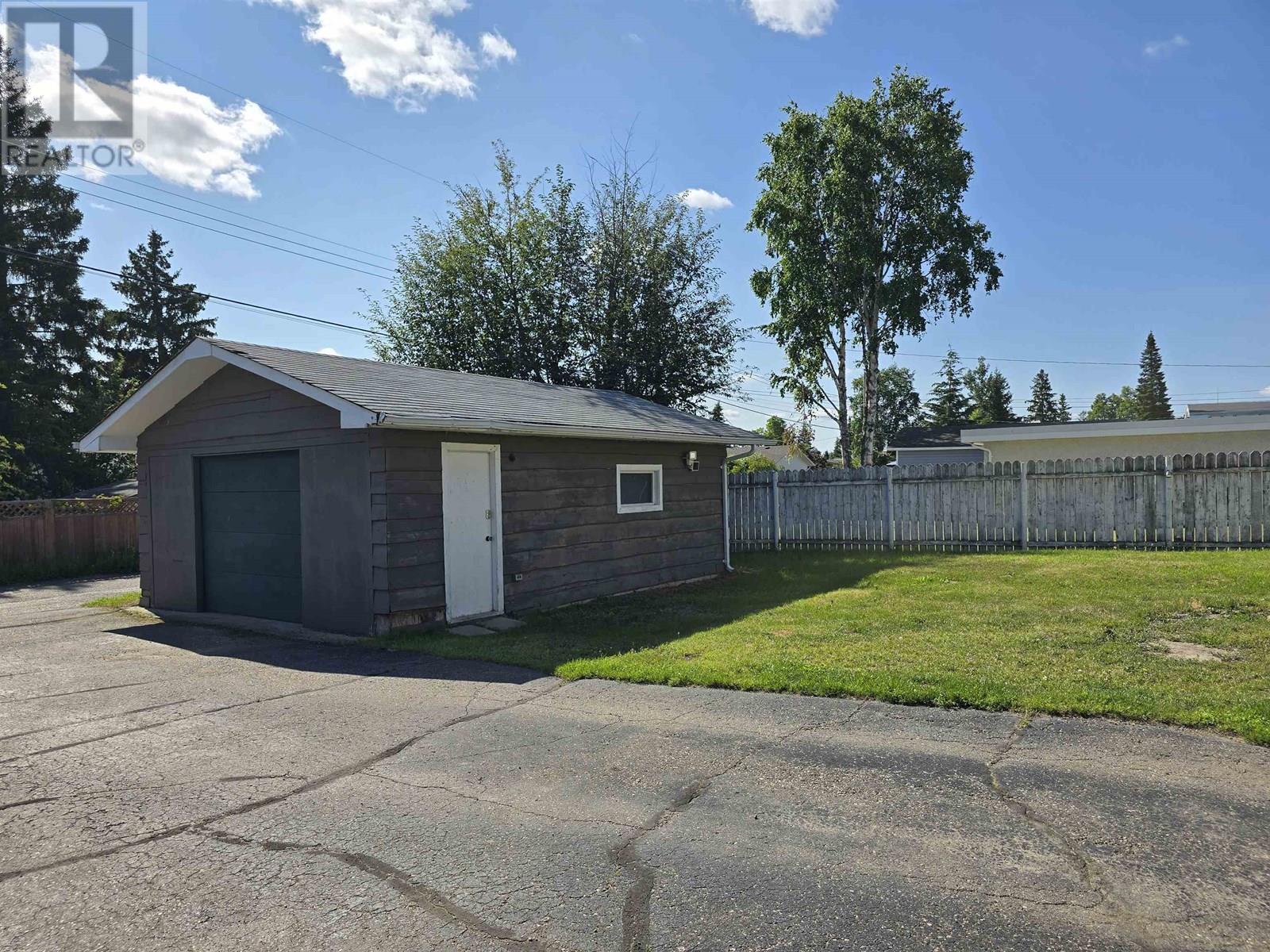 Photo 15 of 402 N Quinn Street, Prince George BC