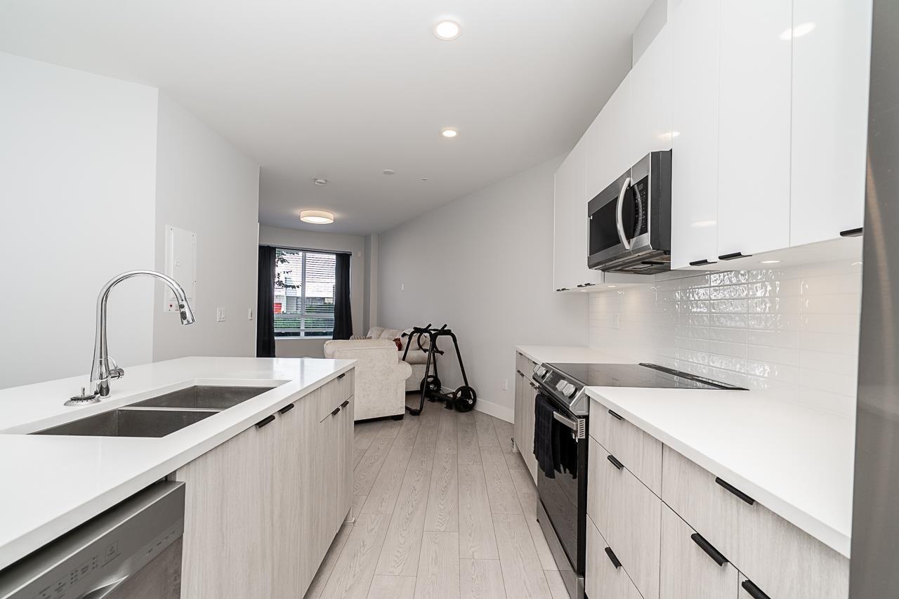 Photo 21 of 103 20360 Logan Avenue, Langley BC