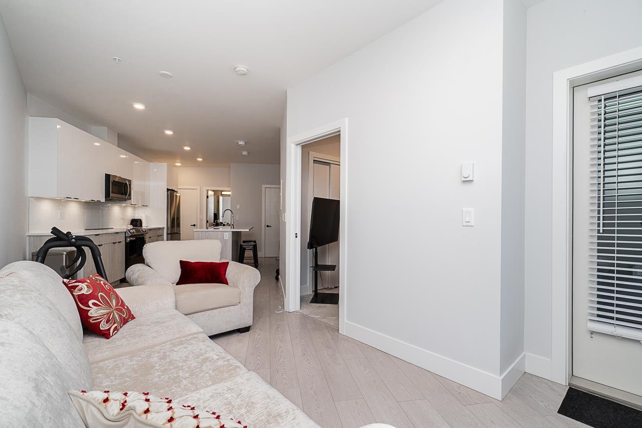 Photo 30 of 103 20360 Logan Avenue, Langley BC
