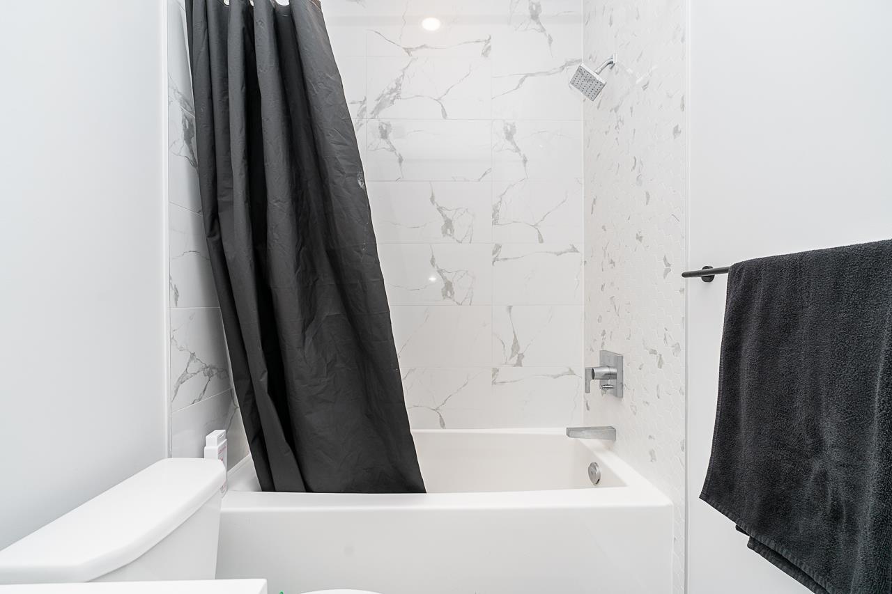 Photo 12 of 103 20360 Logan Avenue, Langley BC