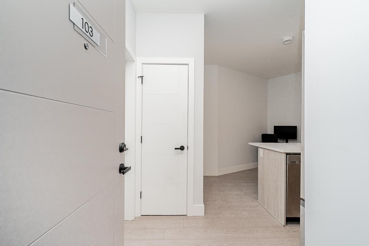 Photo 10 of 103 20360 Logan Avenue, Langley BC
