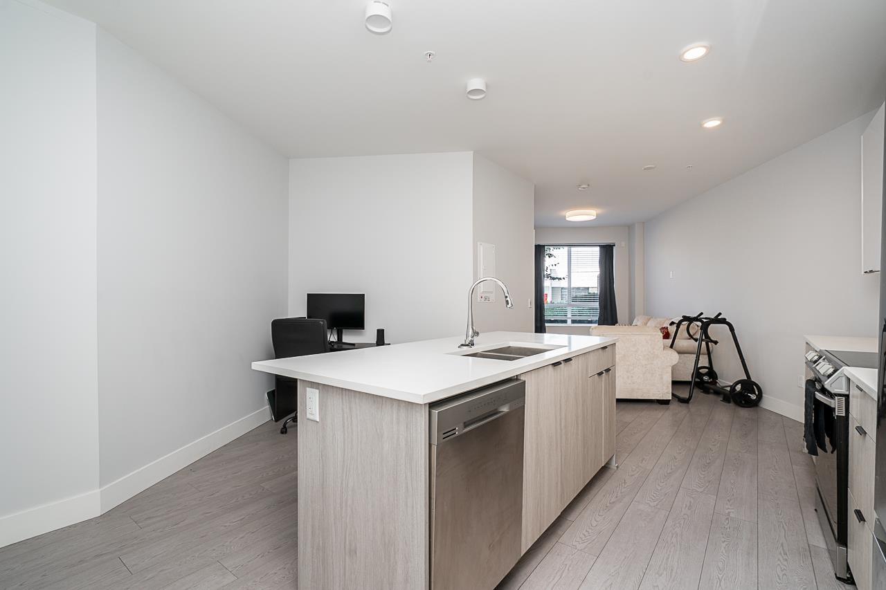 Photo 19 of 103 20360 Logan Avenue, Langley BC
