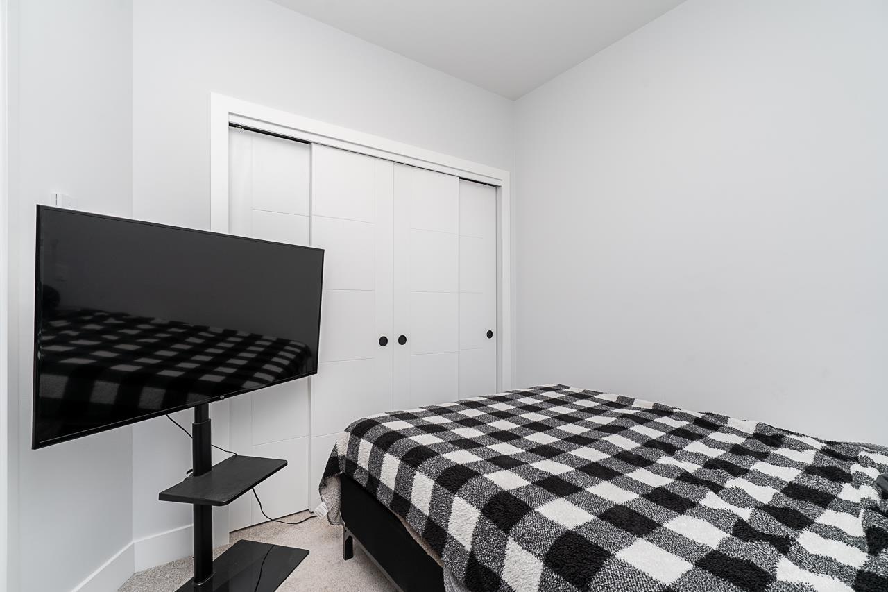 Photo 11 of 103 20360 Logan Avenue, Langley BC