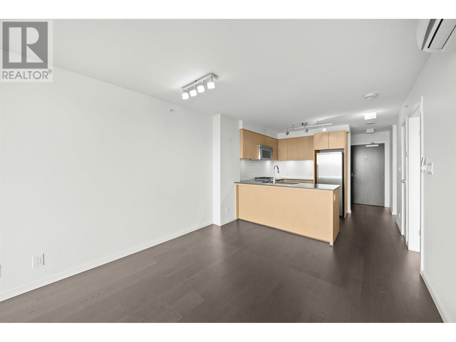 Photo 13 of 1011 7988 Ackroyd Road, Richmond BC
