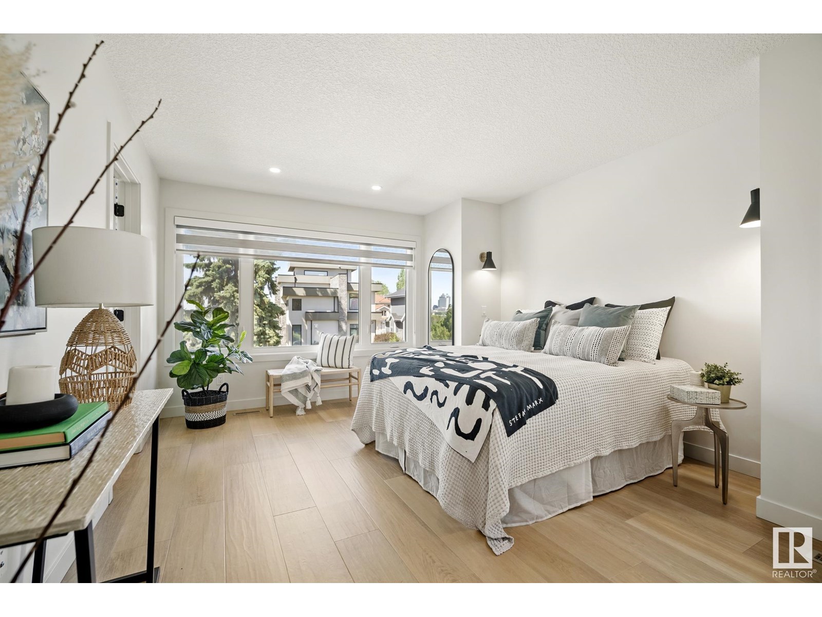 Photo 22 of 8803 Strathearn Dr Nw, Edmonton AB