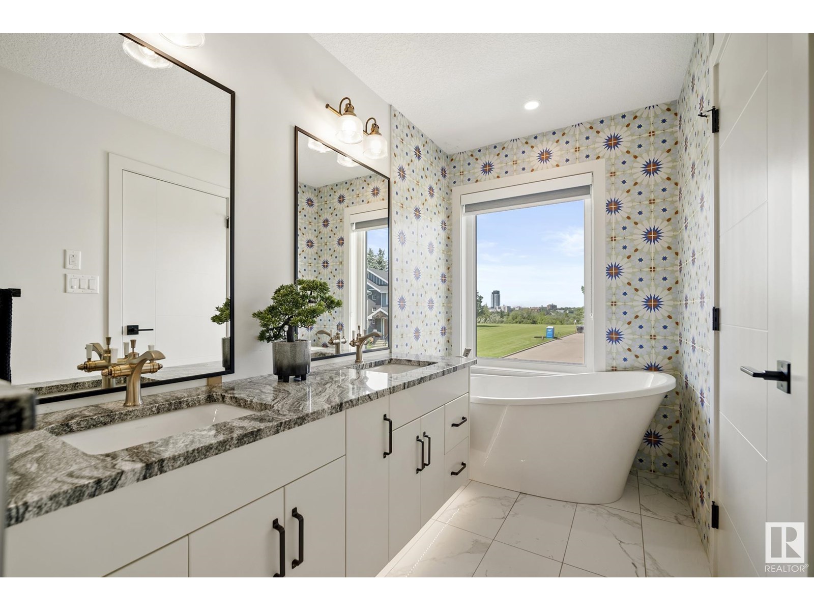 Photo 28 of 8803 Strathearn Dr Nw, Edmonton AB
