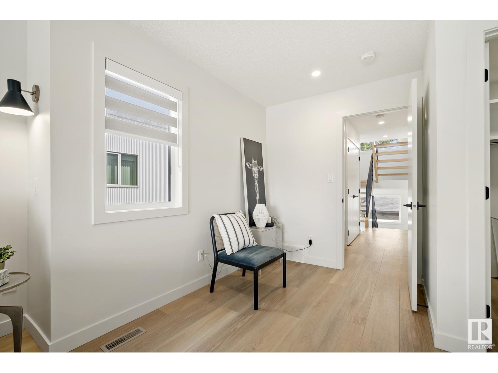 Photo 25 of 8803 Strathearn Dr Nw, Edmonton AB