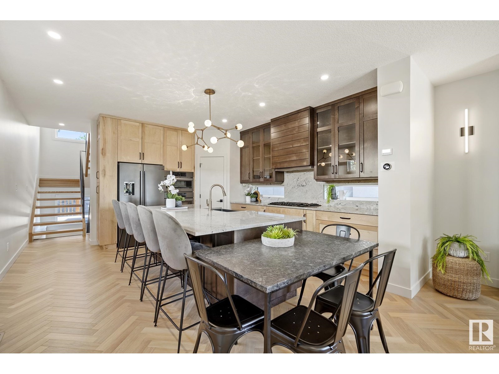 Photo 5 of 8803 Strathearn Dr Nw, Edmonton AB