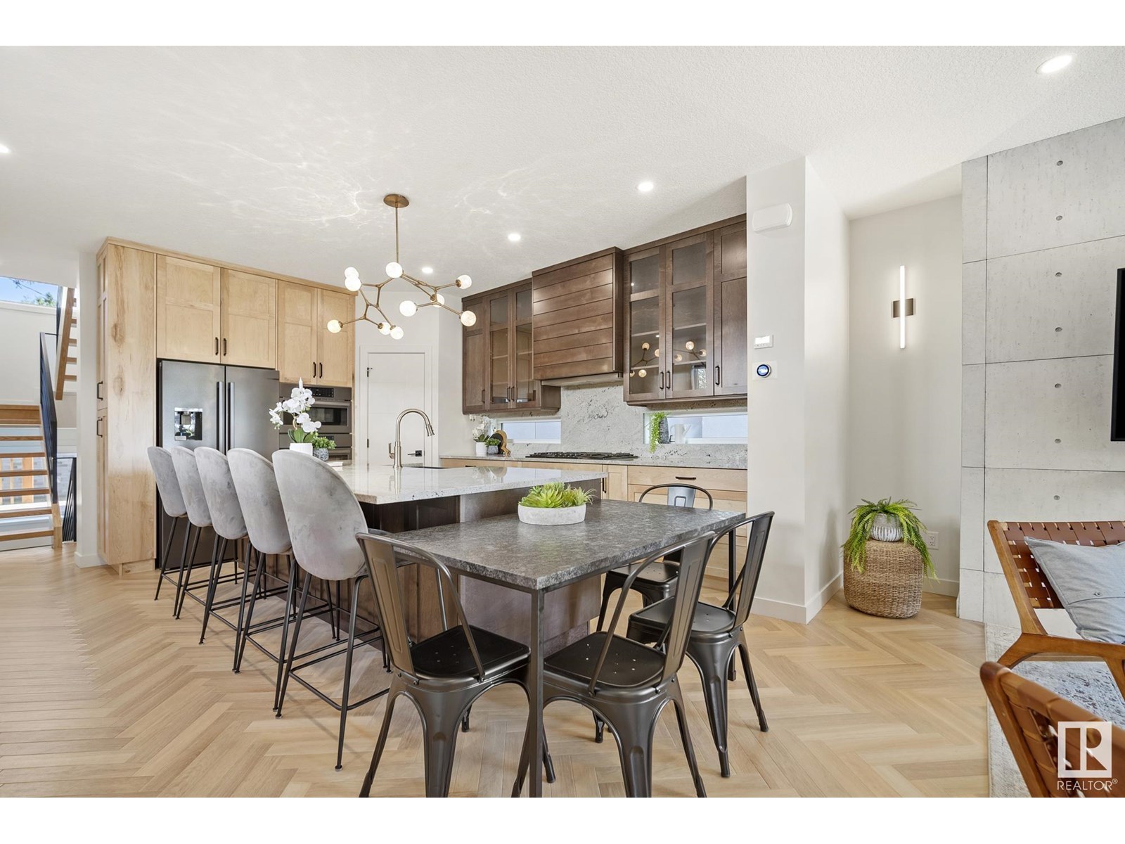 Photo 7 of 8803 Strathearn Dr Nw, Edmonton AB