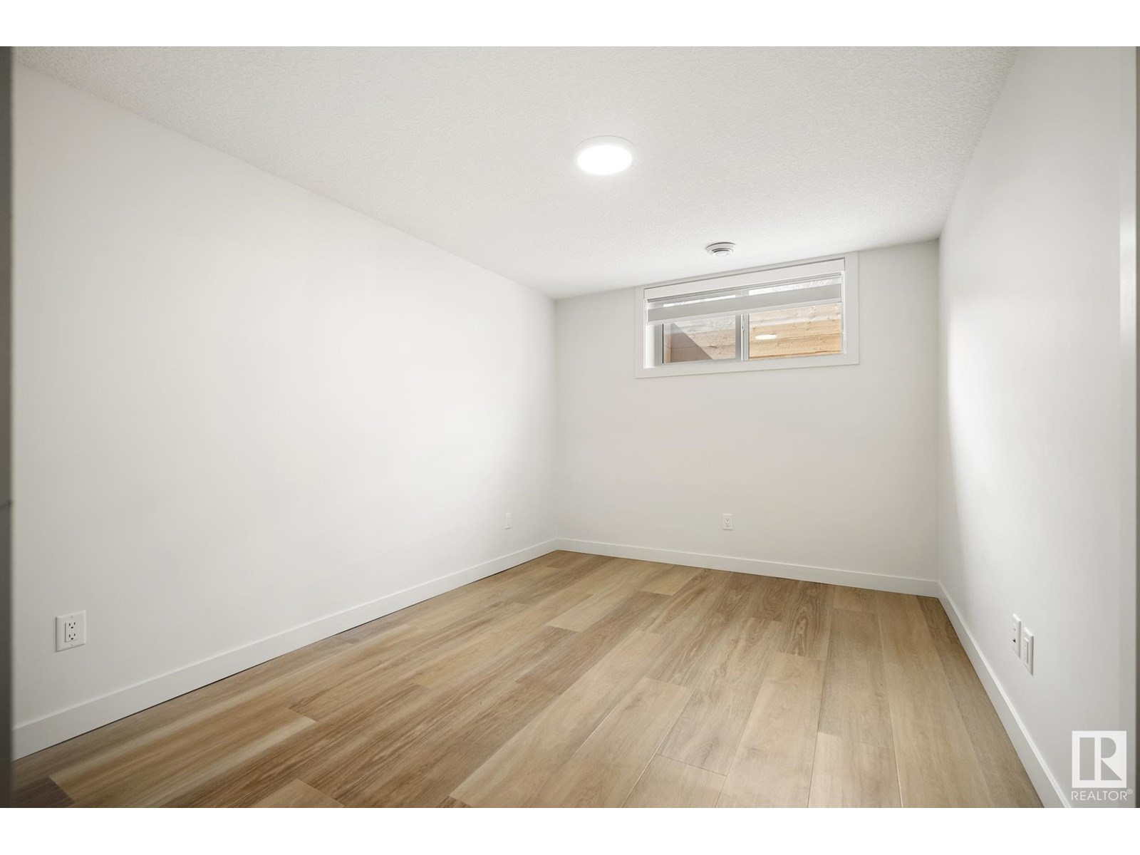 Photo 50 of 8803 Strathearn Dr Nw, Edmonton AB