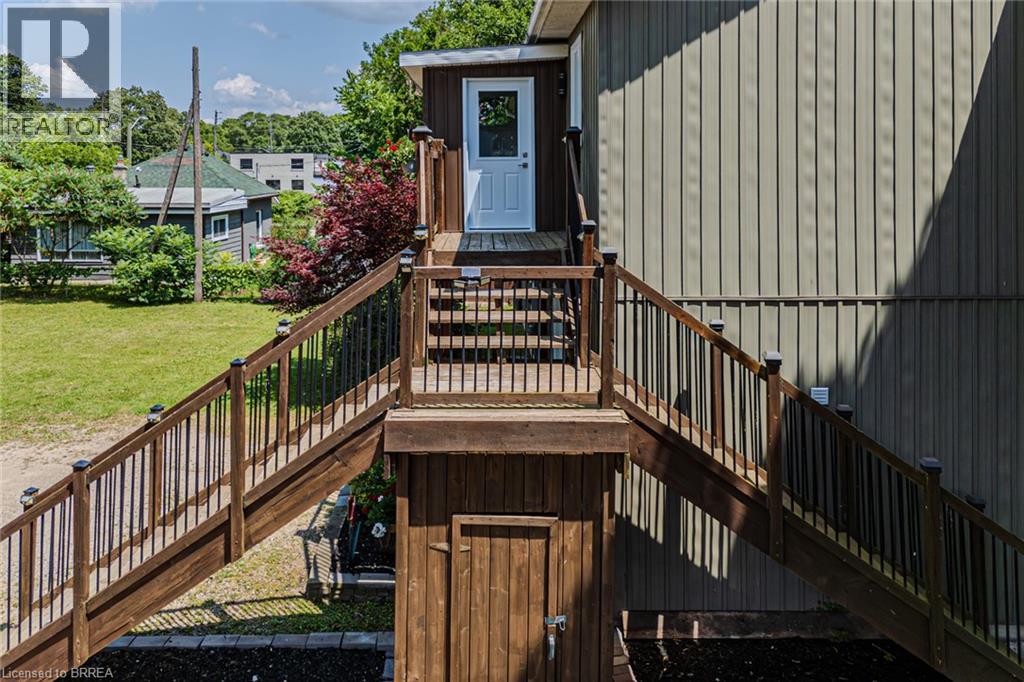 Photo 10 of 192 Grand River Avenue, Brantford ON