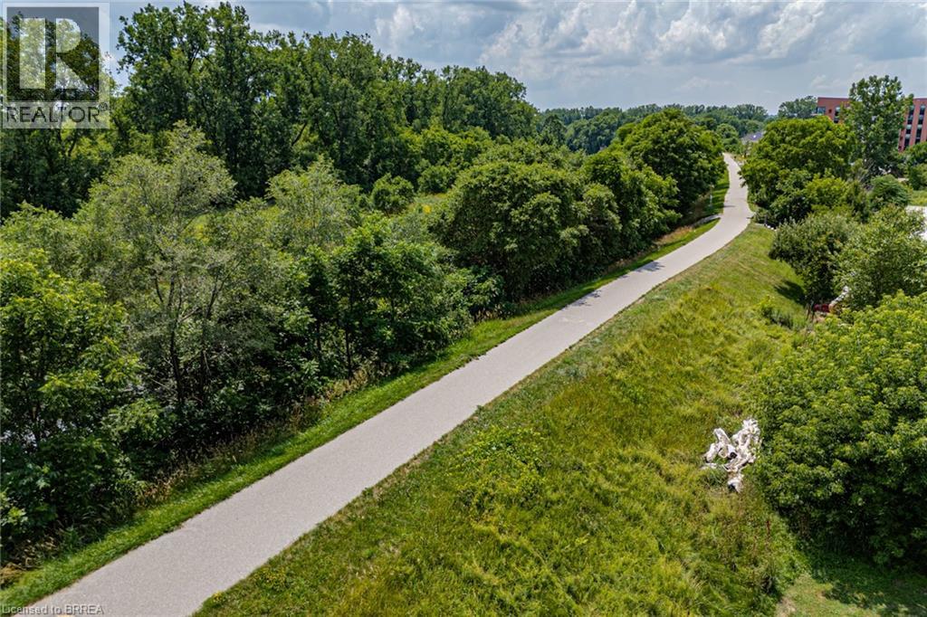 Photo 11 of 192 Grand River Avenue, Brantford ON