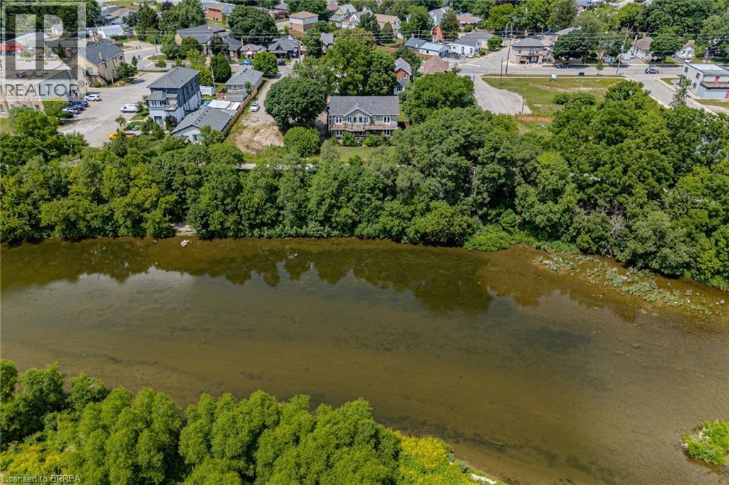 Photo 12 of 192 Grand River Avenue, Brantford ON