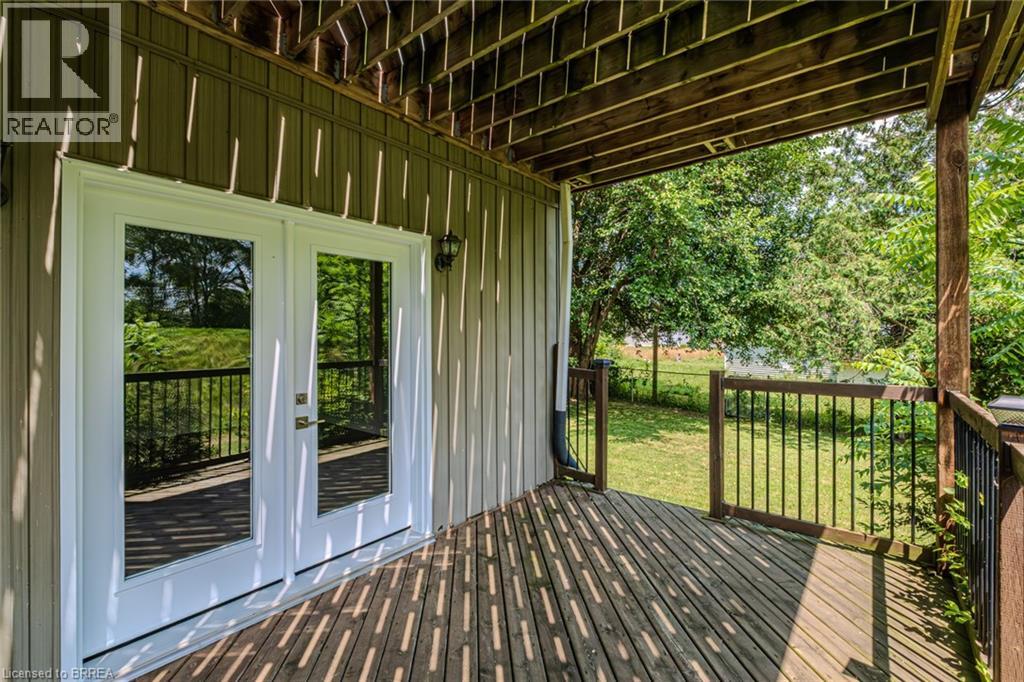Photo 13 of 192 Grand River Avenue, Brantford ON