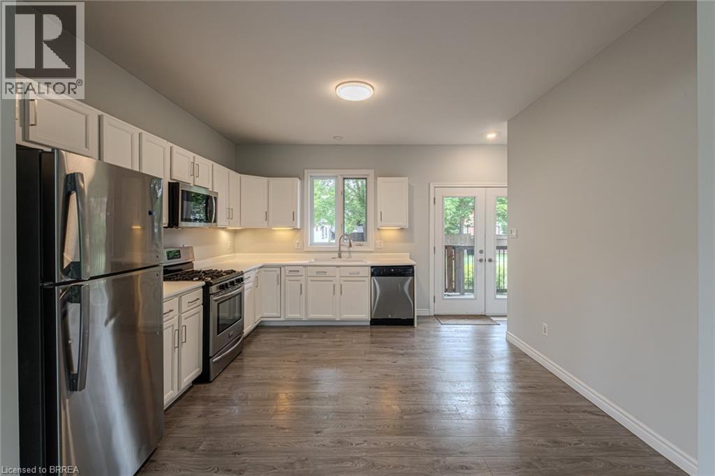 Photo 20 of 192 Grand River Avenue, Brantford ON