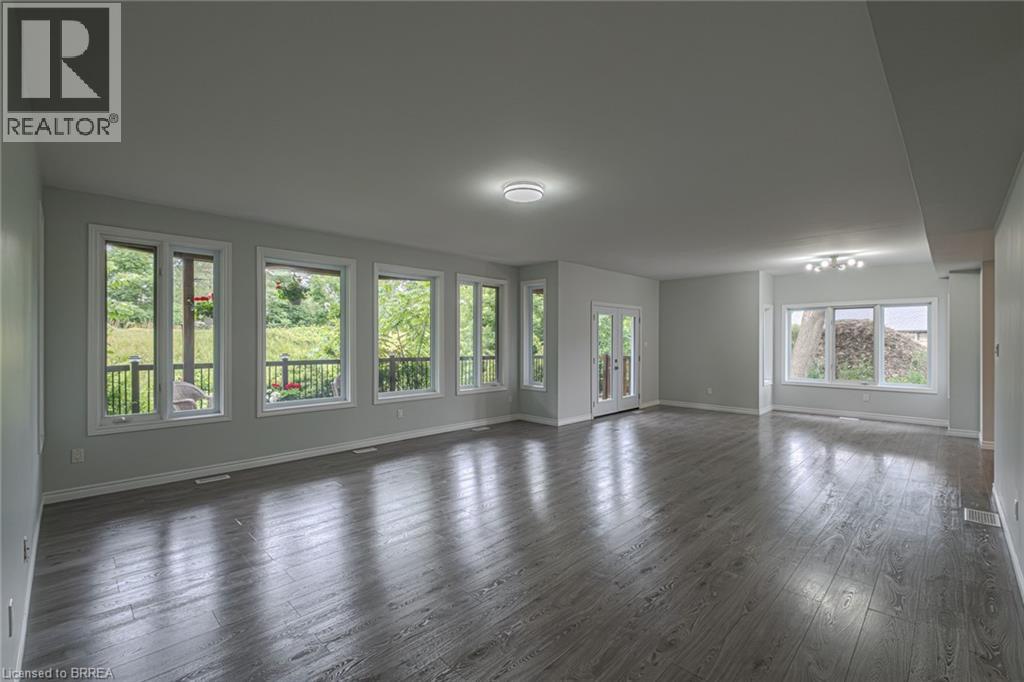 Photo 22 of 192 Grand River Avenue, Brantford ON