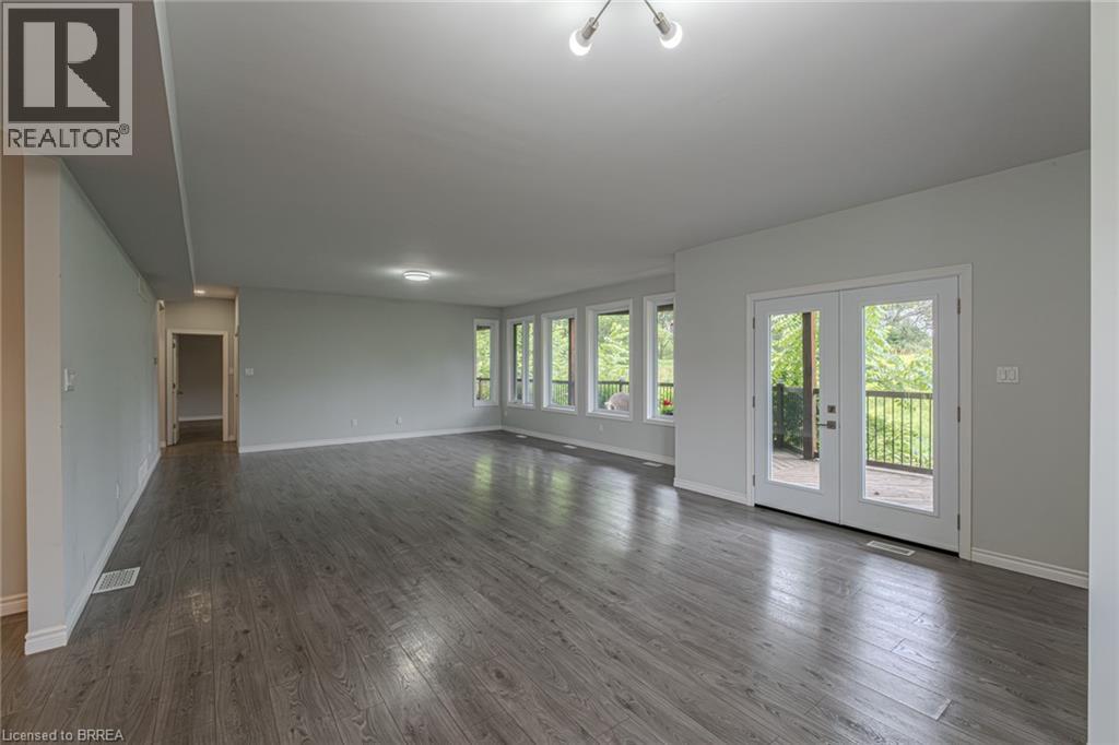 Photo 23 of 192 Grand River Avenue, Brantford ON
