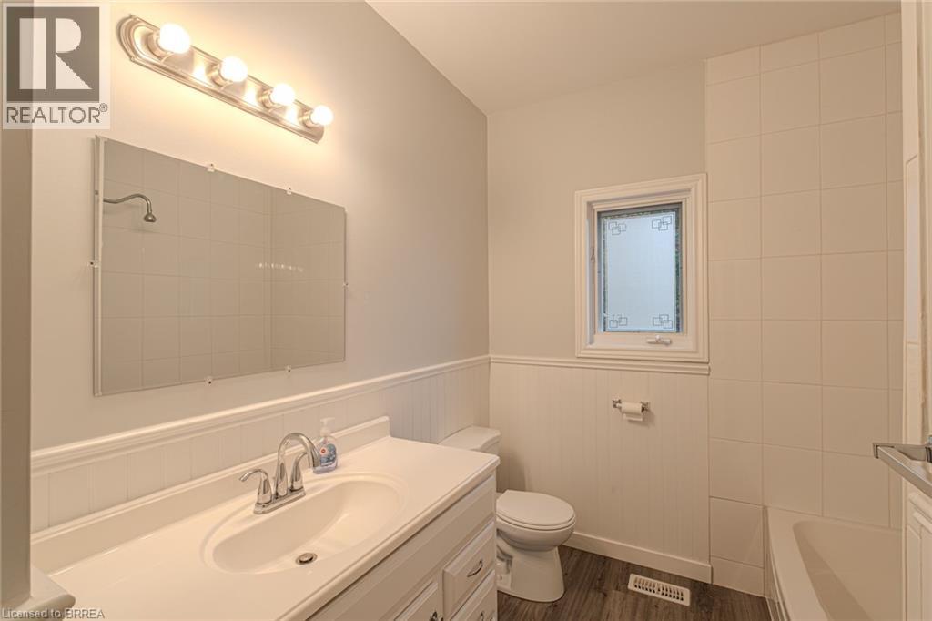 Photo 29 of 192 Grand River Avenue, Brantford ON