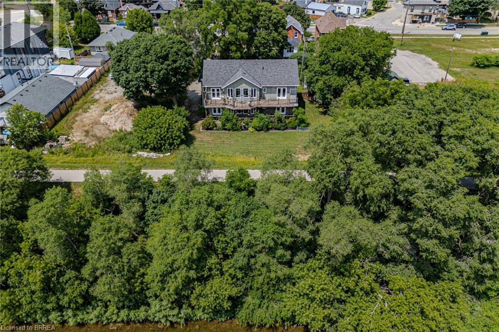 Photo 3 of 192 Grand River Avenue, Brantford ON